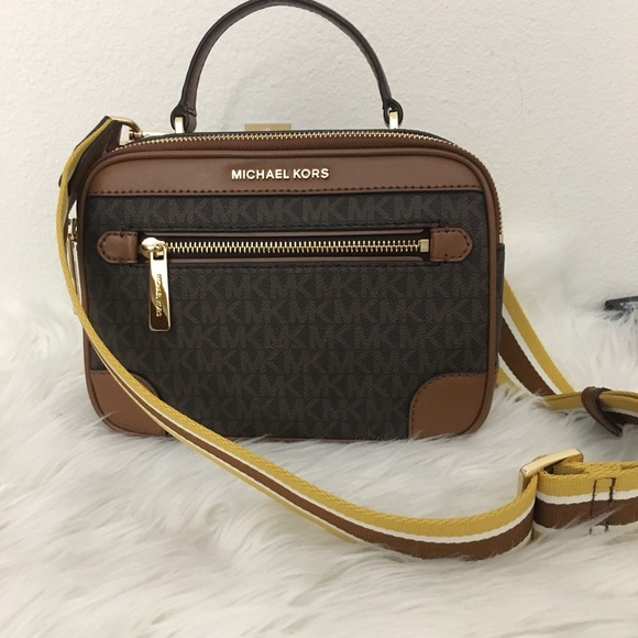 Last one ✨Michael Kors Crossbody Bag - Picture 2 of 8